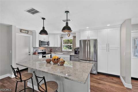 4015 SE 1st Pl, Cape Coral FL - photo 8 of 43