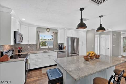 4015 SE 1st Pl, Cape Coral FL - photo 9 of 43