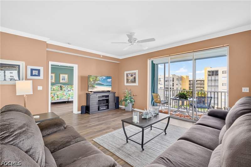 2 bedroom Condominium at 4361 Bay Beach Ln 424, Casa Marina, Fort Myers Beach — photo 2