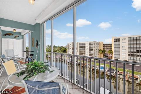 4361 Bay Beach Ln 424, Fort Myers Beach FL - photo 22 of 35