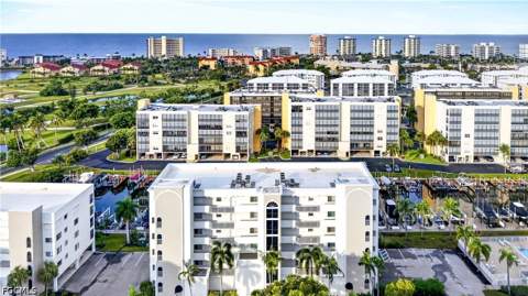 4361 Bay Beach Ln 424, Fort Myers Beach FL - photo 23 of 35