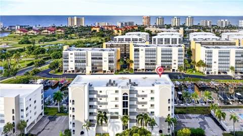 4361 Bay Beach Ln 424, Fort Myers Beach FL - photo 24 of 35