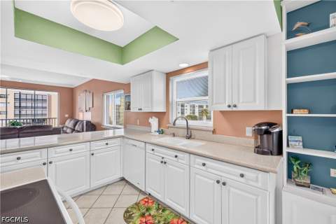 4361 Bay Beach Ln 424, Fort Myers Beach FL - photo 9 of 35