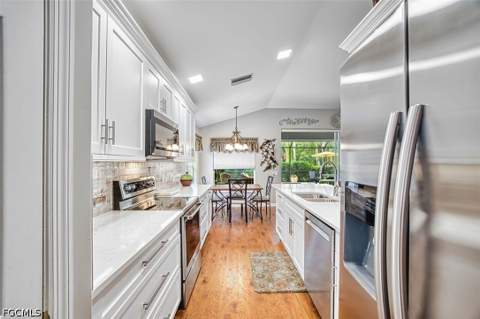 9521 Hemingway Ln, Fort Myers FL - photo 10 of 47