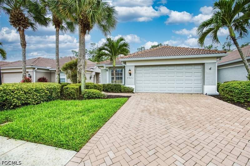 2 bedroom Attached at 9521 Hemingway Ln, Cypress Preserve, Fort Myers — photo 2
