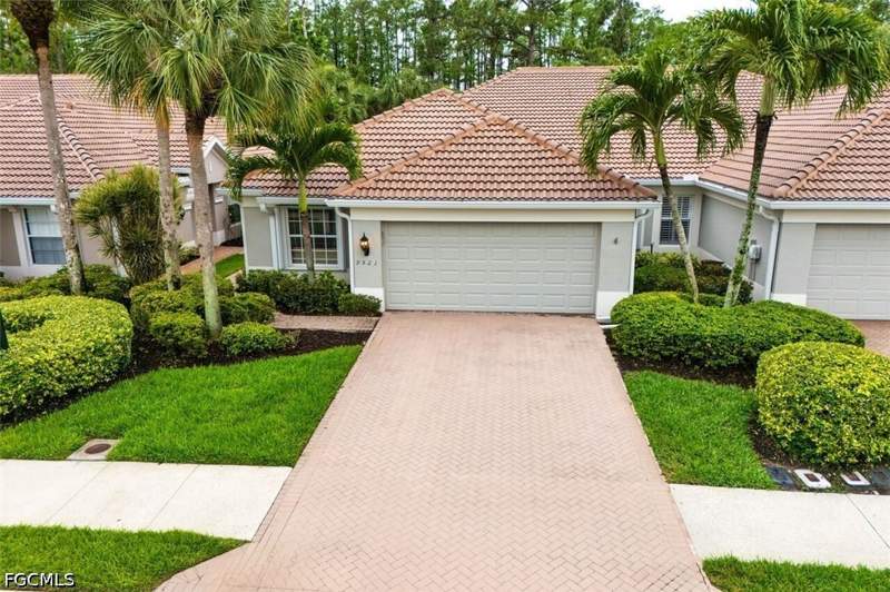 2 bedroom Attached at 9521 Hemingway Ln, Cypress Preserve, Fort Myers — photo 4