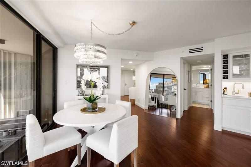 2 bedroom Condominium at 4751 Gulf Shore Blvd N 905, Terraces At Park Shore, Naples — photo 5