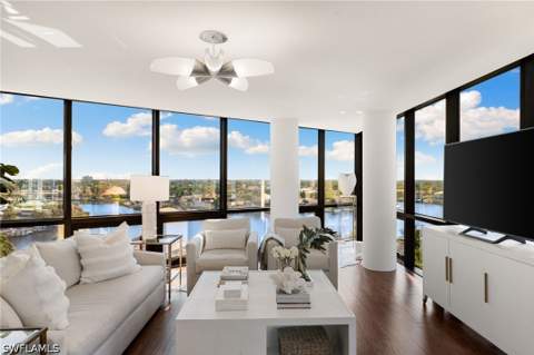 4751 Gulf Shore Blvd N 905, Naples FL - photo 6 of 27