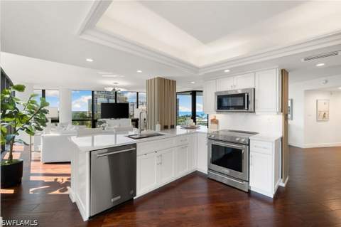 4751 Gulf Shore Blvd N 905, Naples FL - photo 9 of 27