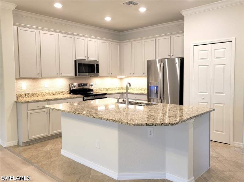 3 bedroom Attached at 9183 Woodhurst Dr, Bent Creek Preserve, Naples — photo 3
