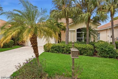 357 Harvard Ln, Naples FL - photo 6 of 42