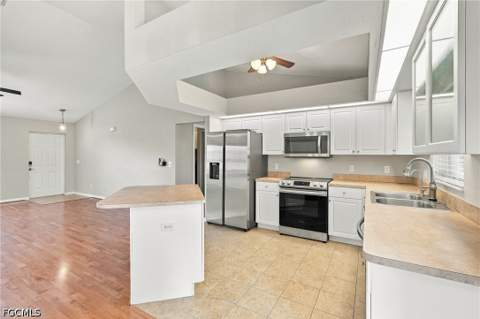 304 NE 20th Ter, Cape Coral FL - photo 10 of 36