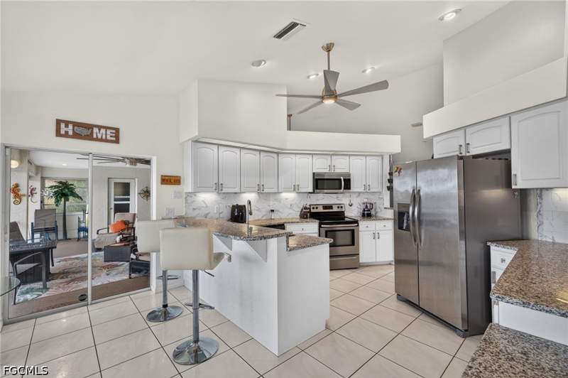 3 bedroom SingleFamilyResidence at 224 NW 12th Ln, Cape Coral, Cape Coral — photo 5