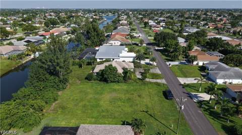 209 SE 28th Ter, Cape Coral FL - photo 11 of 13