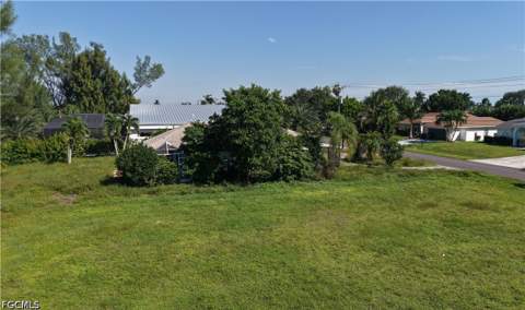 209 SE 28th Ter, Cape Coral FL - photo 12 of 13