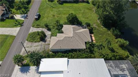 209 SE 28th Ter, Cape Coral FL - photo 8 of 13