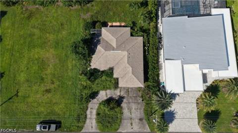209 SE 28th Ter, Cape Coral FL - photo 9 of 13