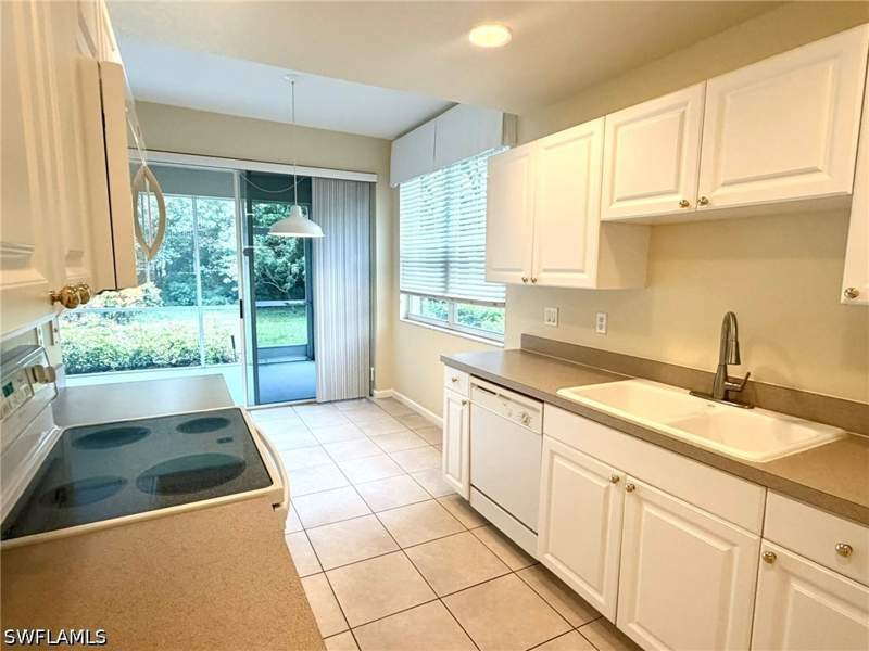 2 bedroom Condominium at 7110 Wild Forest Ct 102, Cedar Ridge, Naples — photo 3