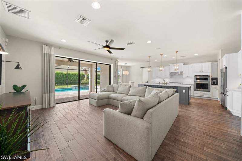 5 bedroom SingleFamilyResidence at 16344 Camden Lakes Cir, Camden Lakes, Naples — photo 3