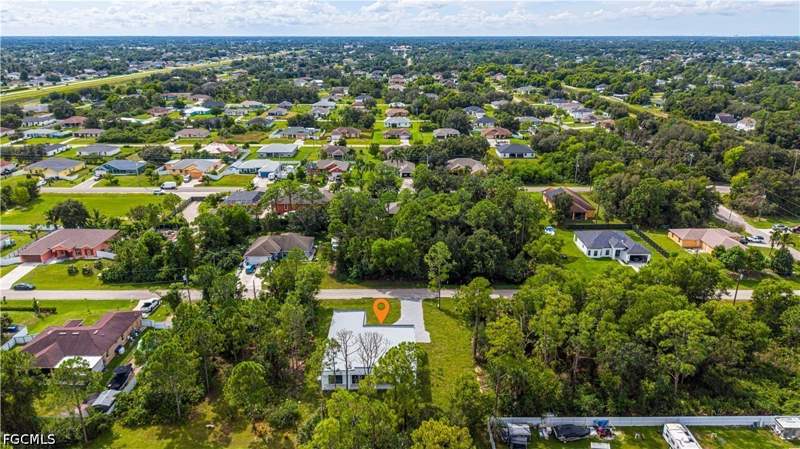 3 bedroom SingleFamilyResidence at 3416 26th St W, Lehigh Park, Lehigh Acres — photo 2