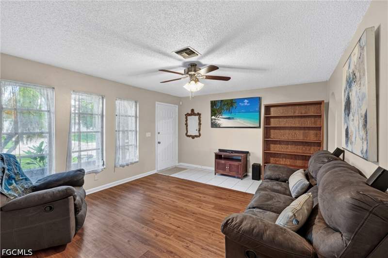 3 bedroom SingleFamilyResidence at 1722 SE 6th Ter, Cape Coral, Cape Coral — photo 4