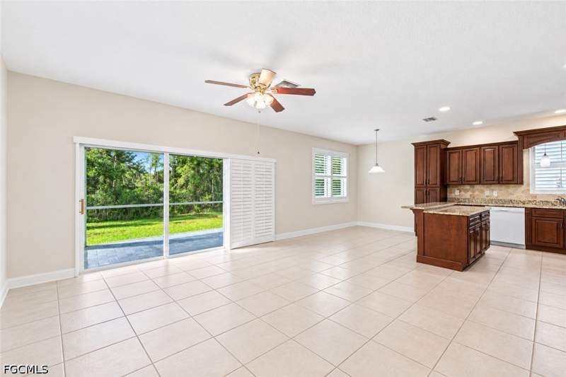 3 bedroom SingleFamilyResidence at 944 Sunrise Blvd, Lehigh Acres, Lehigh Acres — photo 3