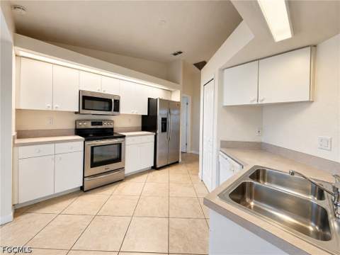 317 SE 25th Ter, Cape Coral FL - photo 10 of 29