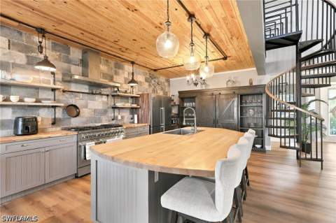 211 Sterling Ave, Fort Myers Beach FL - photo 10 of 50