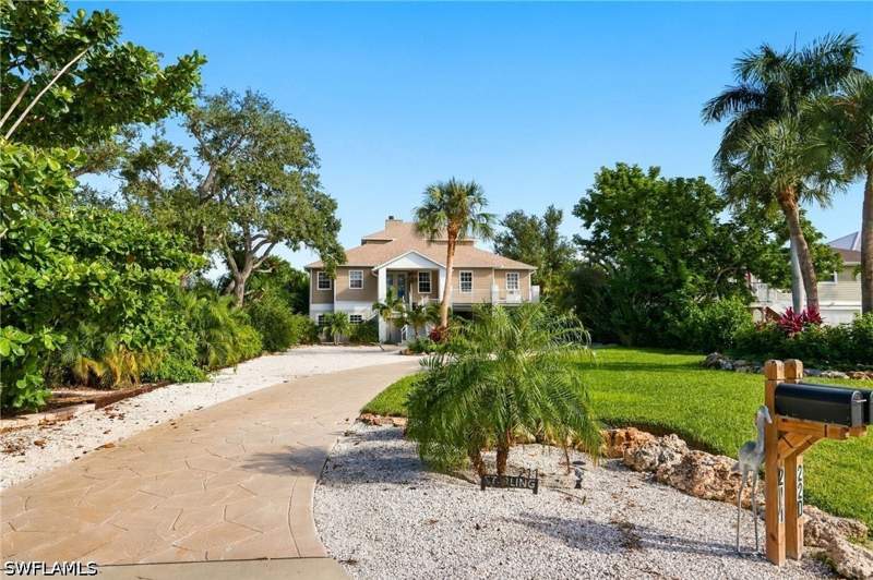 3 bedroom SingleFamilyResidence at 211 Sterling Ave, El Sol, Fort Myers Beach — photo 2