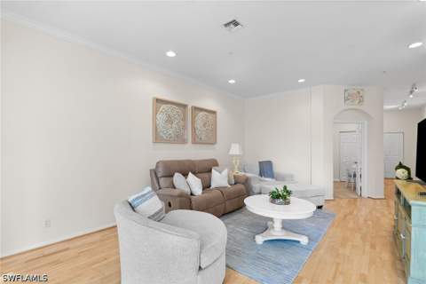 400 L Ambiance Cir 204, Naples FL - photo 10 of 31