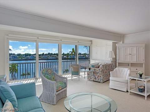 2800 Gulf Shore Blvd N 406, Naples FL - photo 8 of 19