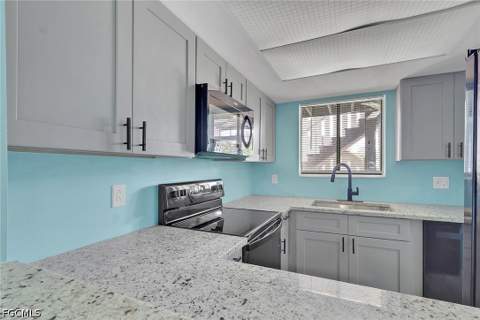 1055 Palm Ave 214, North Fort Myers FL - photo 13 of 26