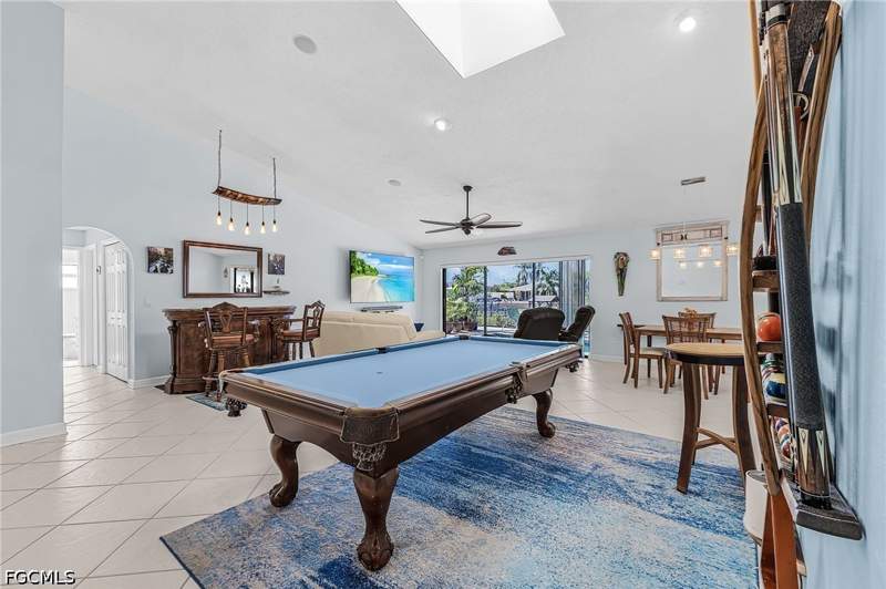 3 bedroom SingleFamilyResidence at 920 SE 33rd St, Cape Coral, Cape Coral — photo 3