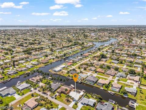 920 SE 33rd St, Cape Coral FL - photo 6 of 37