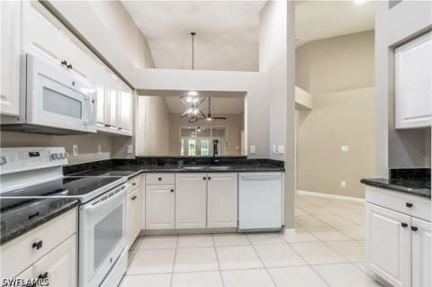 1704 Royal Cir 602, Naples FL - photo 15 of 29