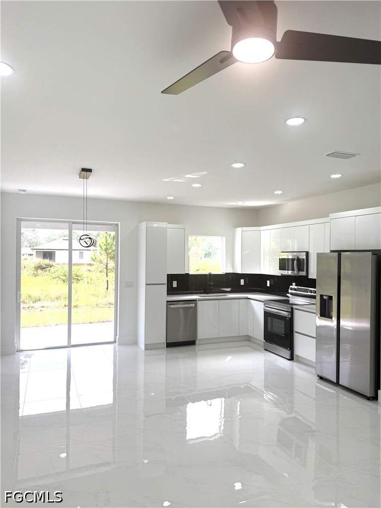 3 bedroom SingleFamilyResidence at 318 Genoa Ave S, Lehigh Acres, Lehigh Acres — photo 3
