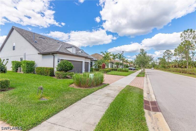 4 bedroom SingleFamilyResidence at 7247 Clamshell Ln, Winding Cypress, Naples — photo 4