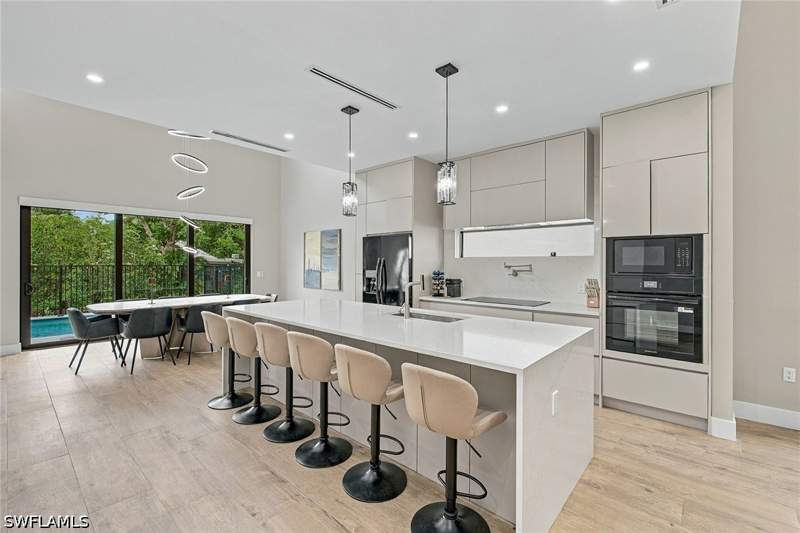4 bedroom SingleFamilyResidence at 3308 Canal St, Sabal Shores, Naples — photo 3