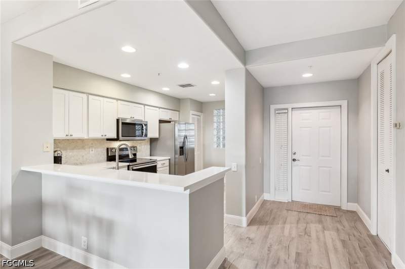 2 bedroom Condominium at 16450 Millstone Cir 105, Waterford, Fort Myers — photo 5