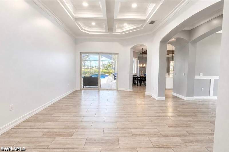 3 bedroom SingleFamilyResidence at 9369 Campanile Cir, Chiasso, Naples — photo 4
