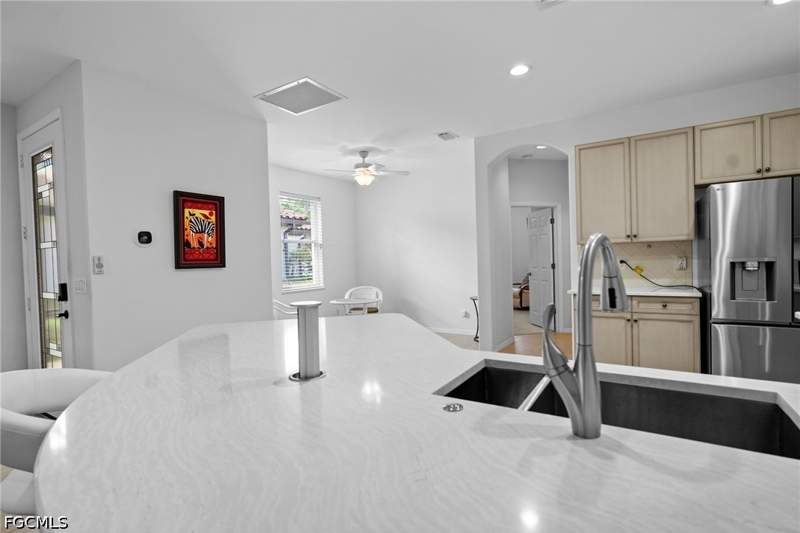 2 bedroom Attached at 10511 Diamante Way, Verona, Fort Myers — photo 4
