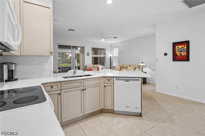 2 bedroom Attached at 10511 Diamante Way, Verona, Fort Myers — photo 5