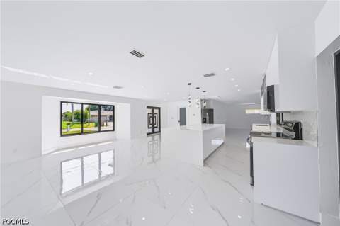 1503 SE 23rd Ter, Cape Coral FL - photo 10 of 35
