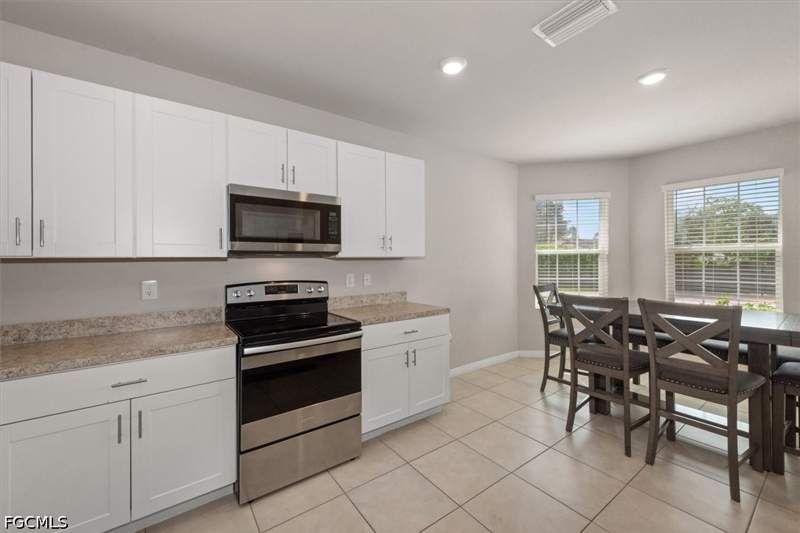 3 bedroom SingleFamilyResidence at 3004 45th St SW, Lehigh Acres, Lehigh Acres — photo 3