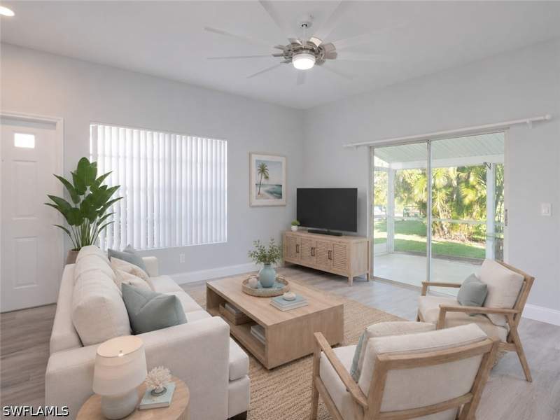 2 bedroom Condominium at 6119 Lake Front Dr, Island Park Woods, Fort Myers — photo 2