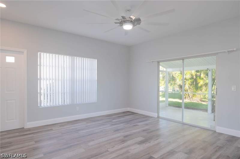2 bedroom Condominium at 6119 Lake Front Dr, Island Park Woods, Fort Myers — photo 3