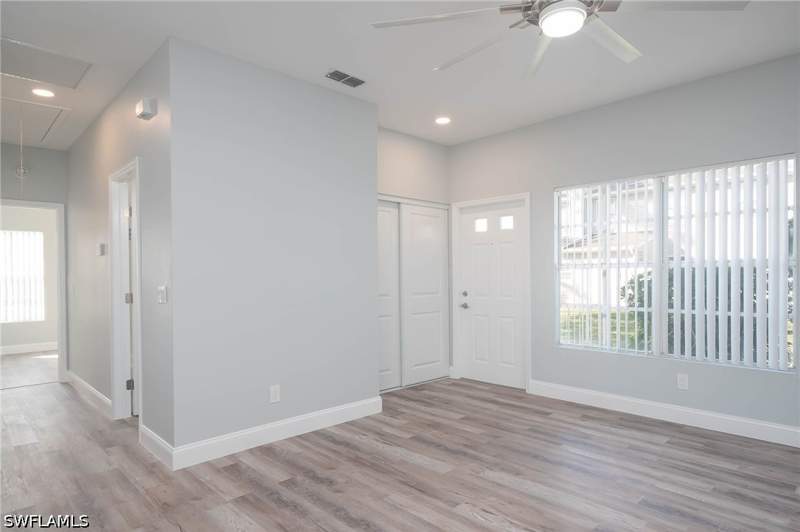2 bedroom Condominium at 6119 Lake Front Dr, Island Park Woods, Fort Myers — photo 5