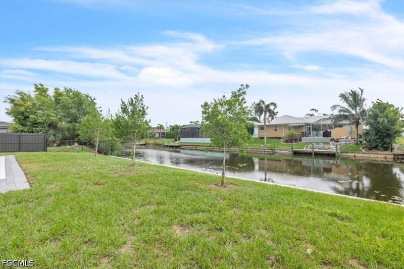 3 bedroom SingleFamilyResidence at 2107 SW 15th Pl, Cape Coral, Cape Coral — photo 4