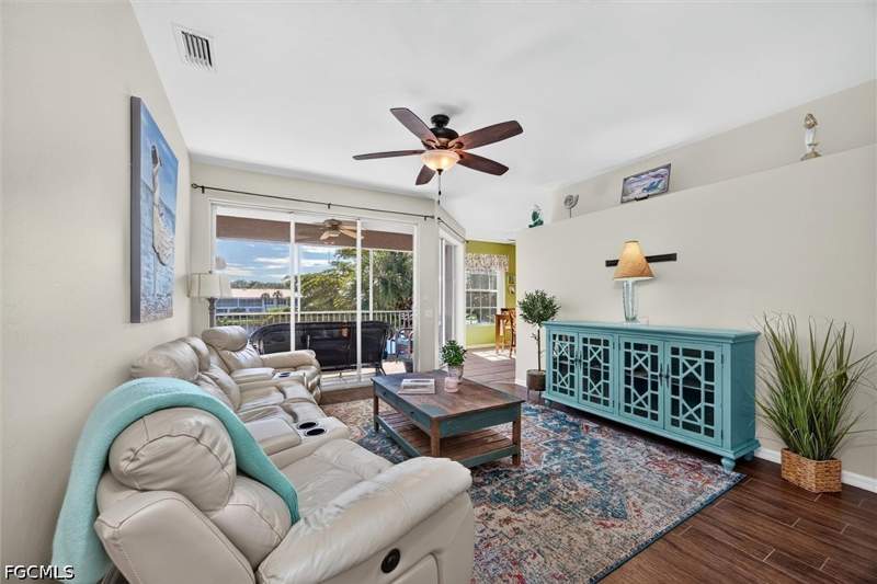 3 bedroom Condominium at 10017 Sky View Way 1505, Jasmine Pointe, Fort Myers — photo 2