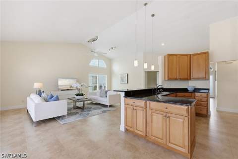 6635 Vancouver Ln, Naples FL - photo 7 of 36